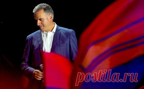 На выборах президента в Уругвае победил бывший учитель истории. Яманду Орси — кандидат от левой оппозиции, его поддержал экс-президент Уругвая Хосе Мухика, прозванный «самым бедным президентом в мире». Орси победил во втором туре, набрав более 49% голосов