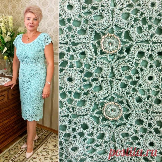 Бирюзовое платье из цветочных мотивов - Lilia Vignan