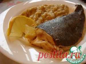 Камбала-два рецепта в одном - кулинарный рецепт
Ингредиенты для "Камбала-два рецепта в одном":

    Лимон	(сок половины) — 1 шт
    Масло оливковое	— 10 мл
    Помидор	— 1 шт
    Зелень	— 1 пуч.
    Яблоко	(зеленое, большое) — 1 шт
    Лук репчатый	(средняя луковица) — 1 шт
    Лук-порей	(белая часть) — 1 шт
    Камбала	(желтобрюхая) — 2 шт