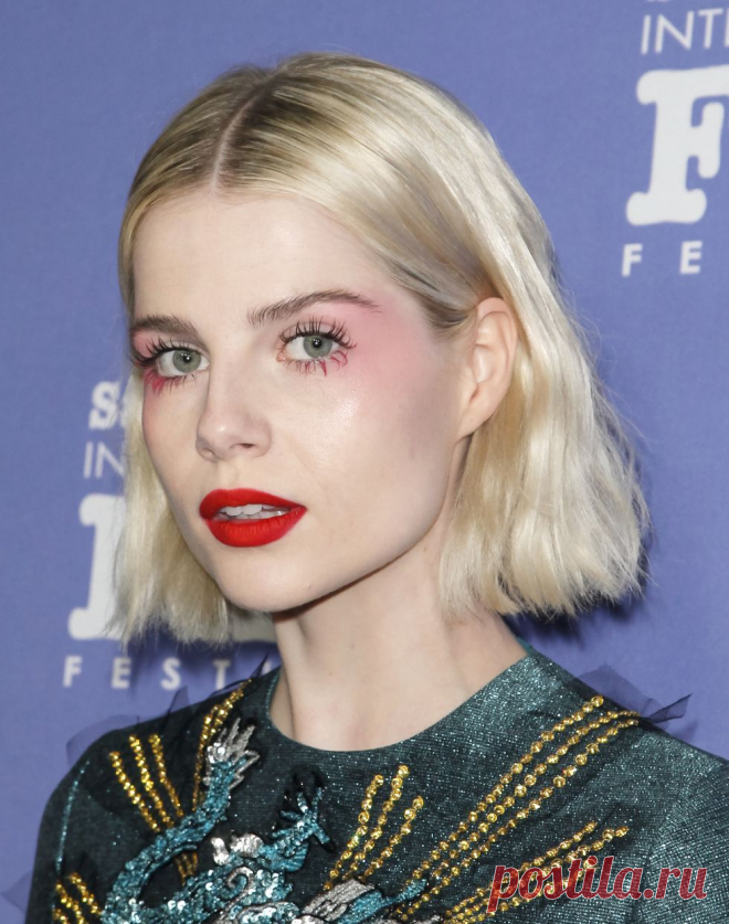 Lucy Boynton's OTT Monochrome Cat Eye Is The Make-Up Of Our Mod Dreams
