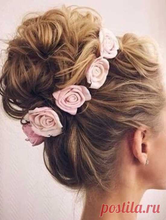 Фото идеальных свадебных причесок | Милая Я Фото идеальных свадебных причесок на сезон 2017-2018    День бракосочетания с избранником - один из самых важных дней в жизни девушки. И она, несмотря на стресс и волнение, всеми силами старается максимально позаботиться о своем внешнем виде. Не исключено, что кто-то из вас как раз в этот момент ищет идею идеальной свадебной прически. Смотрите галерею фотографий и выбирайте свой идеальный вариант! 1.   2.  3.  4.  5.  6.  7.  8. ...