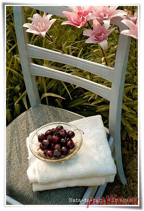 Не Гамбс, конечно, но тоже стулья. Реставрация.