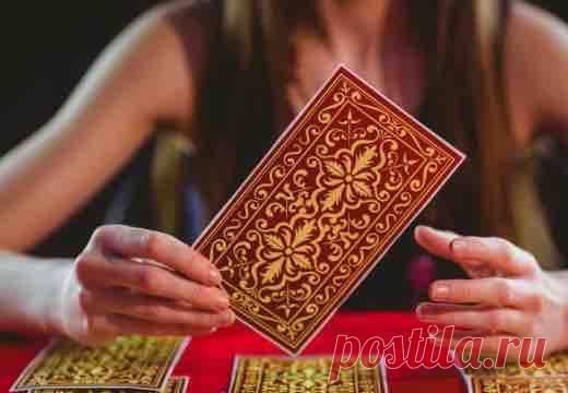 Какие существуют способы расклада при гадании по одной карте? Хиромантия с одной картой: 10 правил + 5 режимов выравнивания + 2 варианта предсказания + интерпретация результатов для карт Таро и игральных карт. Обилие