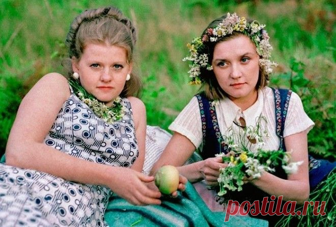 Советские актрисы, сыгравшие роли далеко не по возрасту Актёр очень специфическая профессия и человек, выбравший эту профессию должен быть готов ко всему. Ему придётся толстеть до безобразия и худеть до костей, быть смешным и нелепым на экране, а также уча…