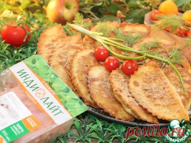 Пирожки из теста для чебуреков. Пирожки из теста для чебуреков с мясной и овощной начинкой. Тесто не дрожжевое, замешивается очень просто и легко, а получается тонкое, пластичное и мягкое. Мясная начинка с овощами, очень сочная и ароматная. Такие пирожки можно взять с собой на работу или в поездку, на пикник - на перекус.