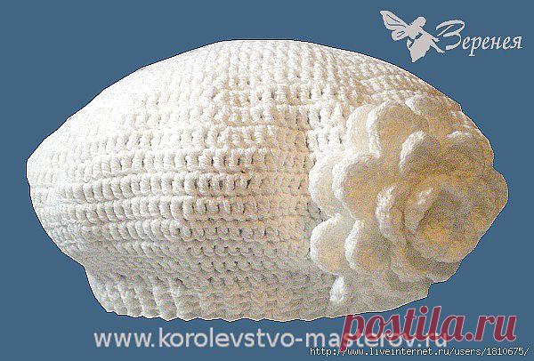 вязание крючком для женщин из мохера, Простой по исполнению берет выглядит изысканно благодаря вязаному
