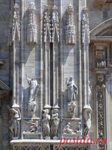 КРАСОТА МГНОВЕНИЙ. – Google+
Детали Дуомо .Мила́нский собо́р (итал. Duomo di Milano), Собор Рождества Девы Марии (итал. Cattedrale di Santa Maria Nascente) — кафедральный собор в Милане, расположен в историческом центре города.