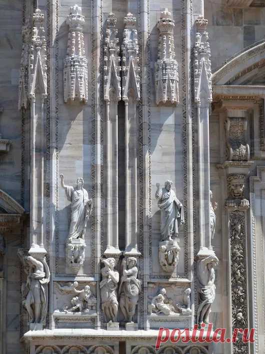 КРАСОТА МГНОВЕНИЙ. – Google+
Детали Дуомо .Мила́нский собо́р (итал. Duomo di Milano), Собор Рождества Девы Марии (итал. Cattedrale di Santa Maria Nascente) — кафедральный собор в Милане, расположен в историческом центре города.