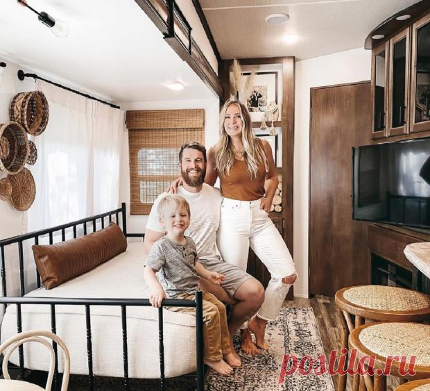 Стильный и комфортный дом на колесах: пара превратила фургон в жилье со всеми удобствами