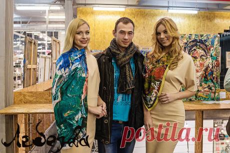 Флакон - это активное, уютное место, расчитанное на молодых, креативных людей. Я очень хотела показать свою живопись активным и талантливым молодым людям и получить от них отзыв о своём творчестве. Для этого и нужно устраивать выставки, чтобы получать обратную связь и чтобы люди увидели картины, над которыми я работала много лет.