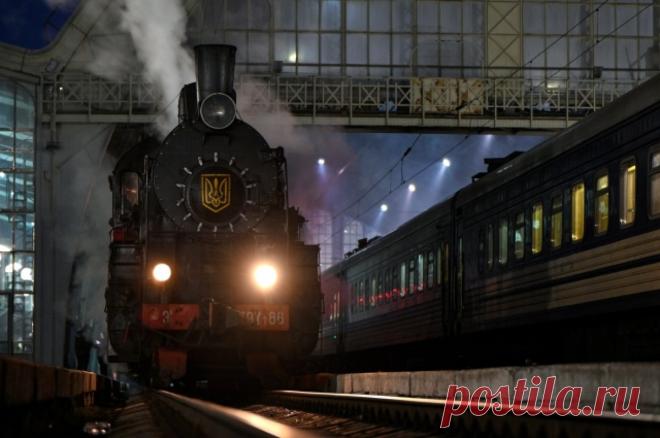 На Украине партизаны пустили под откос эшелон с грузом для ВСУ из Молдавии. Партизаны уничтожили более 60 тонн натовских снарядов.