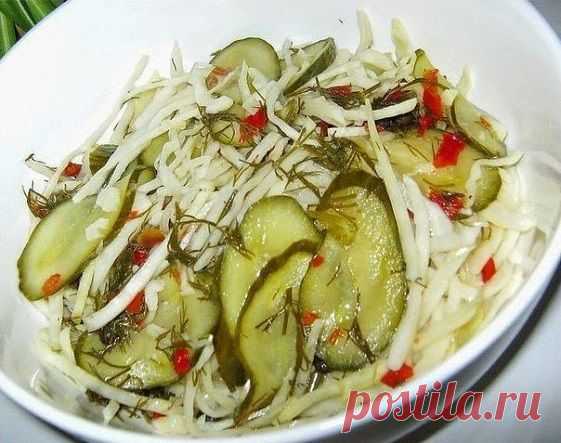 Очень вкусный маринованный салат .
