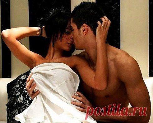 С любимым мужчиной всегда трудно.Он либо снится, либо спать не даёт.