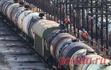 Минэнерго проанализировало возможность введения механизма лицензирования экспорта бензина. В министерстве отметили, что до сих пор ведется межведомственное обсуждение