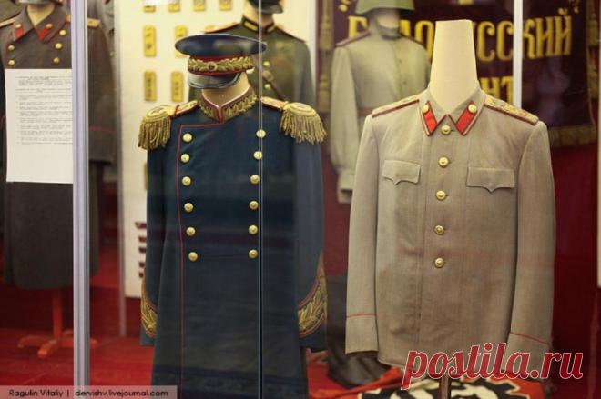 Как Сталин стал генералиссимусом | Чёрт побери Генералиссимус Советского Союза — высшее воинское звание в Вооружённых Силах СССР. Введено Указом Президиума Верховного Совета СССР от 26 июня 1945 года на основании рассмотрения коллективного ходатайства рабочих, инженерно-технических работников и служащих Московского завода «Рессора» от 6 февраля 1943 г. и записки командующих войсками фронтов, Генерального штаба Красной Армии, Военно-Морского Флота от 24 июня 1945 г. На след...