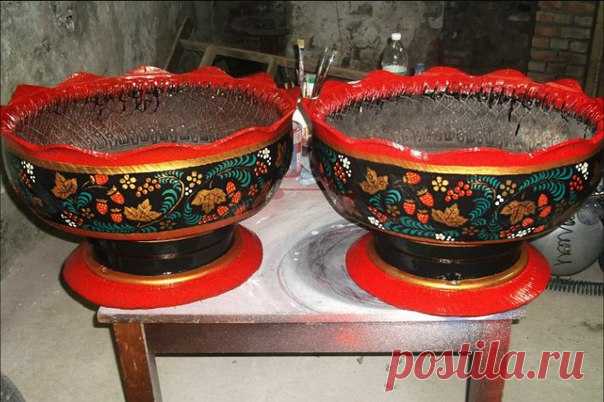 Пенсионер из Иваново Юрий Кузнецов расписывает шины и спутниковые тарелки под хохлому