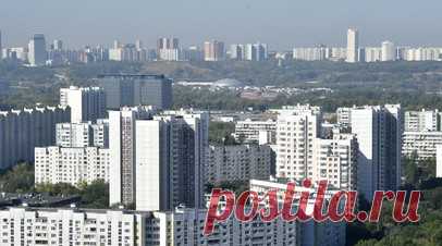 На фоне снижения ставки ЦБ: почему россияне стали чаще интересоваться жильём на вторичном рынке. После снижения ключевой ставки Центробанком в июне и июле россияне начали активнее интересоваться покупкой вторичного жилья. По словам экспертов, действия ЦБ привели к некоторому падению процентов по кредитам и депозитам, в результате чего накопления граждан стали понемногу перетекать на рынок недвижимости. Причём, как полагают специалисты, в ближайшие месяцы эта тенденция будет лишь усиливаться.…