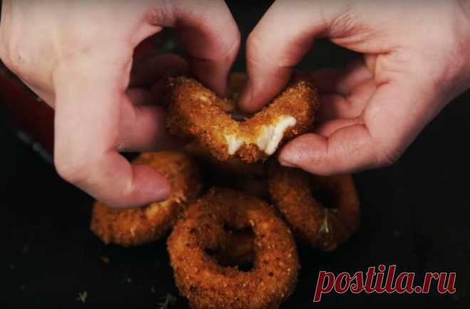 ​Луковые кольца с сыром