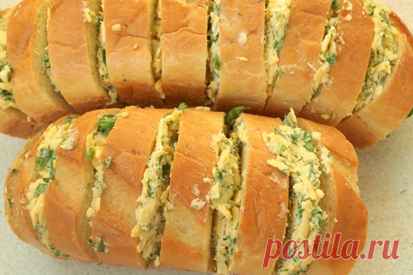 Запечённый батон с чесноком и сыром — Домашний уют