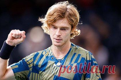 Рублев вышел в 1/8 финала Уимблдона. Российский теннисист Андрей Рублев вышел в 1/8 финала Уимблдона-2023. В третьем туре отечественный спортсмен обыграл бельгийца Давида Гоффена. Встреча завершилась со счетом 6:3, 6:7 (6:8), 7:6 (7:5), 6:2. В следующем матче Рублев сыграет против представителя Казахстана Александра Бублика.