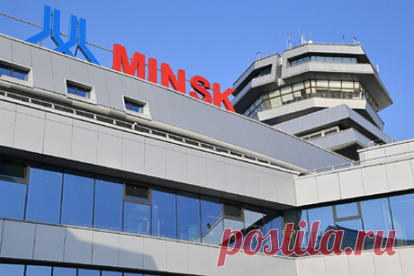 В Белоруссии обвинили чиновников ЕС в глупости. Глава международного комитета палаты представителей Белоруссии Андрей Савиных прокомментировал информацию о возможном введении ЕС санкций против минского аэропорта и отеля «Минск». По его словам, действия Евросоюза переходят границы здравого смысла, а европейские чиновники занимаются выдумыванием глупостей.