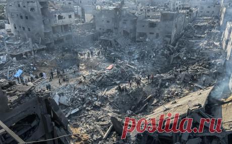 Politico узнала о давлении США на Израиль после удара по лагерю беженцев. США после удара Израиля по лагерю беженцев в Джабалии запросил данные об этом и призвал избежать вреда для мирных жителей. Вашингтон усилил давление, чтобы израильские военные «отступили», пишет Politico