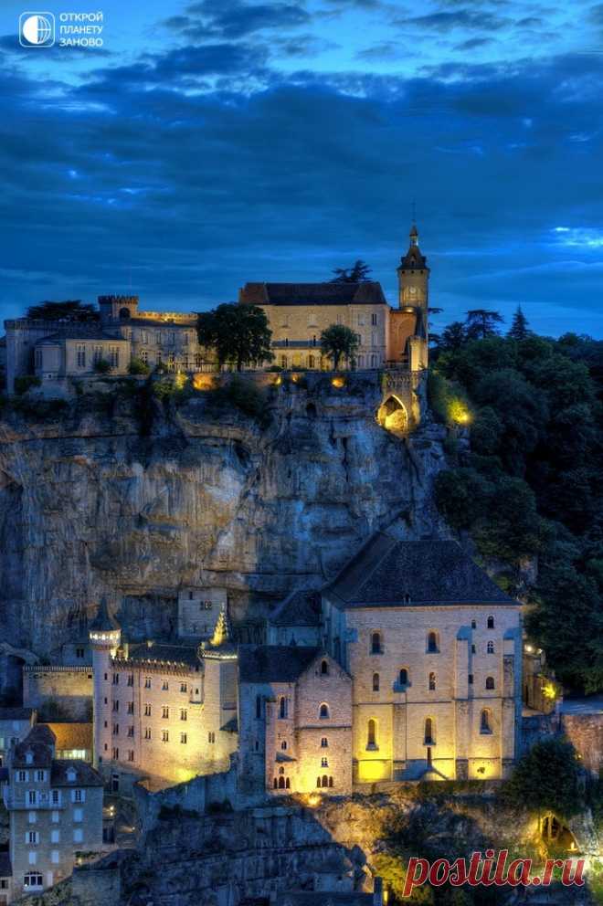 Рокамадур - деревня на уступах скалы. Франция - Путешествуем вместе
