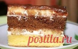 Торт «Сметанник»

Этот торт невозможно испортить!

Ингредиенты:
Для теста:
масло сливочное или маргарин — 100 гр.
яйца — 2 шт.
сгущённое молоко — 1 банка
сода (гашенная) — 1 ч. л.
мука — 8 ст. л.
кака...