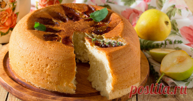 Как приготовить бисквит в мультиварке: 3 рецепта на любой вкус Любая мультиварка отлично справляется с выпечкой бисквита. Но используя различные модели, следует учитывать небольшие нюансы приготовления. Кроме того, чем опытнее хозяйка в обращении с этим кухонным комбайном, тем чаще она уходит в сторону от классического рецепта из приложенной к мультиварке книги и добавляет свои ингредиенты, уменьшает или увеличивает их объем. Получается еще вкуснее.