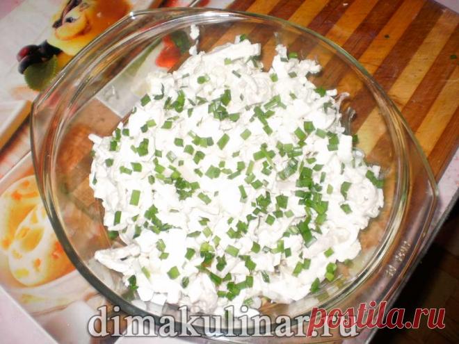 Простой рецепт салата с кальмарами и яйцом