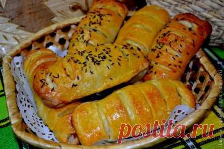 Булочки с мясной и сырной начинкой