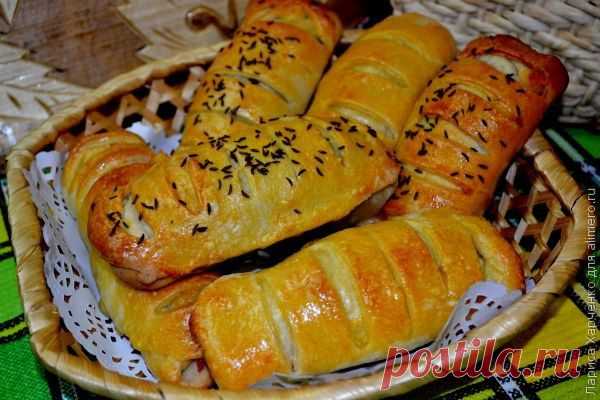 Булочки с мясной и сырной начинкой