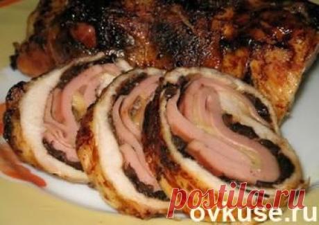 Куриный рулет с черносливом, колбасой и сыром - Простые рецепты Овкусе.ру