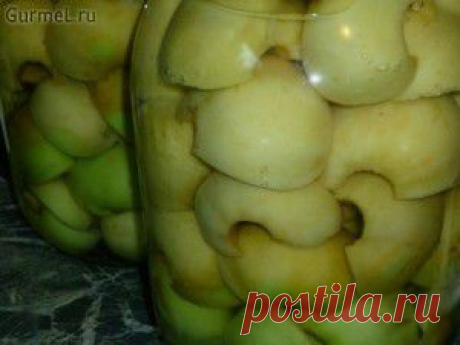 Яблоки консервированные в банках