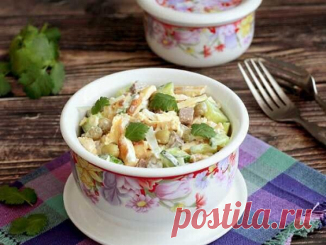 ♨️ САЛАТ «ШУСТРИК» ♨️

 Предлагаю приготовить очень сытный и вкусный салат, который вполне может заменить полноценный прием пищи. Это еще и альтернатива избитому оливье. Думаю, что рецепт пригодится хозяйкам хоть к праздничному столу, хоть для семейного обеда.
Салат со странным названием обязательно запомнится вашим домашним).
✔️ИНГРЕДИЕНТЫ:
•• Огурец - 150 г
•• Горошек консервированный - 170 г без жидкости
•• Лук - 0.5 шт.
•• Сыр - 100 г
•• Отварное мясо (мясо курицы, язы...