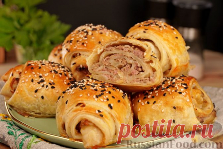 Рецепт: Слоёные рулетики с мясным фаршем и яблоком на RussianFood.com
