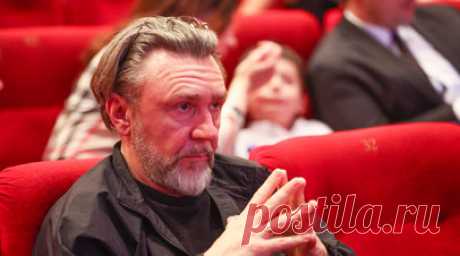 Жена Шнурова подала на развод. Супруга лидера группы «Ленинград» Сергея Шнурова подала на развод, сообщили в судебном участке района Хамовники в Москве. Читать далее