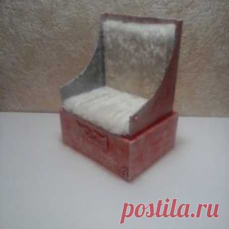 Мастер класс. Кресло из коробки - Бэйбики В последнее время я делаю много кукольной мебели и декораций для фотографирования кукол. Но честно — лень делать что-то сложное,
