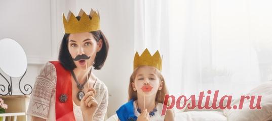 Ваша мать — душа компании и очаровательный человек. Но в семье не прощает малейшего промаха близким, превращаясь в тирана. Какие признаки отличают родителей-нарциссов? И как их выросшим детям справиться с травмой? #манипулирование #нарциссизм #познаниесебя