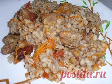 Перловая каша с мясом и овощами в духовке