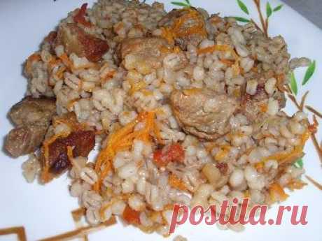 Перловая каша с мясом и овощами в духовке