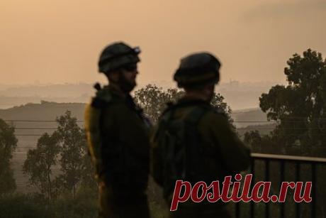 Стала известна выгода США от заминки Израиля с операцией в секторе Газа. Заминка Израиля с операцией в секторе Газа на руку США, которые ускоряют развертывание оборонительных систем на Ближнем Востоке из-за опасности атак на американские силы после начала операции. О выгоде Вашингтона от задержки операции израильской армии сообщает Financial Times со ссылкой на неназванных чиновников.