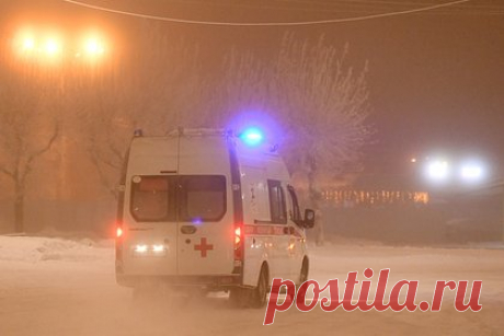 Число госпитализированных с отравлением угарным газом в Каспийске увеличилось. Число госпитализированных с отравлением угарным газом в доме в дагестанском Каспийске увеличилось до девяти. Об этом сообщается в Telegram-канале администрации города. Ранее, как сообщало агентство РИА Новости, в частном жилом доме в садовом товариществе «Заря-2» в Каспийске семь человек отправились угарным газом.