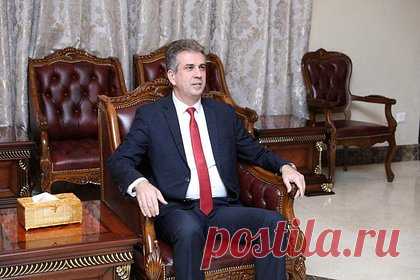 Глава МИД Израиля прибыл в Киев. Глава МИД Израиля Эли Коэн прибыл в Киев с официальным визитом, пишет The Jerusalem Post. Ожидается, что министр встретится с президентом Украины Владимиром Зеленским, своим украинским коллегой Дмитрием Кулебой и членами еврейской общины. Кроме того, Коэн посетит Бучу и Бабий Яр.