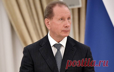 Золотов считает, что путч 1991 года в случае штурма можно было завершить за 15 минут. Глава Росгвардии рассказал, что в этот день оружие выдавали не только тем, кто мог им пользоваться