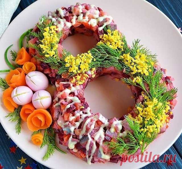 Mir_salatov в Instagram: «Салат 8 МАРТА НУ ООООоочень нежный и вкусный! Ингредиенты: Сельдь слабосоленая — 1 Штука Свекла — 1 Штука Морковь — 1 Штука Картофель — 1…»