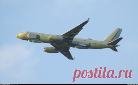 ВТОРОЙ ТУ-214Р ПРОХОДИТ ИСПЫТАНИЯ У ГРАНИЦ УКРАИНЫ
Второй построенный самолет Ту-214Р (RA-64514) был завершен строительством на Казанском авиационном заводе имени С.П. Горбунова (КАЗ, филиала ОАО "Туполев") в 2014 году и совершил первый полет, по-видимому, в конце 2014 года.