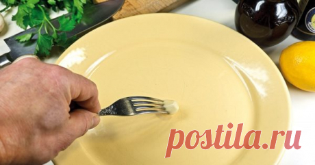 Ось для чого натирати тарілку часником. Тепер я теж використовую цю хитрість Деякі кулінарні секрети наскільки прості, настільки й цінні. Беріть їх на озбpоєння, користуйтеся ними, і навіть при готуванні найпростіших страв вам вдасться створювати гастрономічні смаколики. При цьому зможете заощадити час, кошти і сили.



22 хитрощі від шеф-кухаря. Джерело



Горішки, такі, як