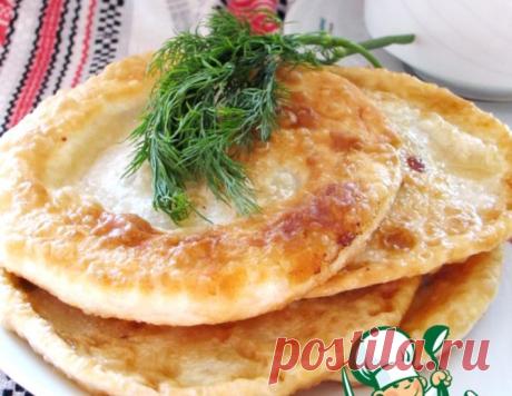 Лепешки по спирали с сыром и творогом – кулинарный рецепт