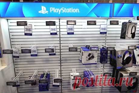 Эксклюзив PlayStation получил рекордные системные требования. Для комфортной игры в Returnal на ПК потребуется рекордное количество оперативной памяти. Разработчики бывшего эксклюзива для PlayStation указали, что для комфортного запуска игры потребуется не менее 32 гигабайт оперативной памяти. Тайтл может включать поддержку технологии масштабирования Nvidia DLSS и AMD FSR.